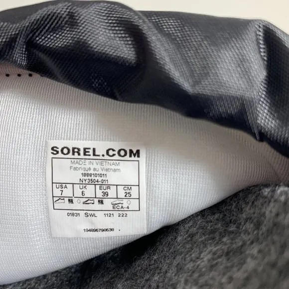 Sorel Flurry Insulated Tall Snow Boots Lined Black Print Youth Size 7 NEW