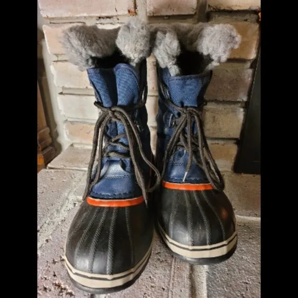 Sorel Fuzzy Insulated Boots Blue and Red Size 7