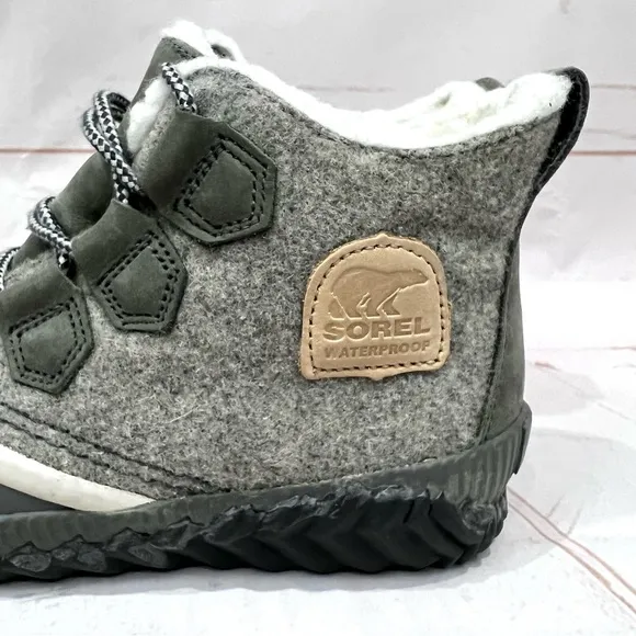 Sorel Grey Out N About Felt Sherling Fur Winter Snow Waterproof Rain Duck Boots