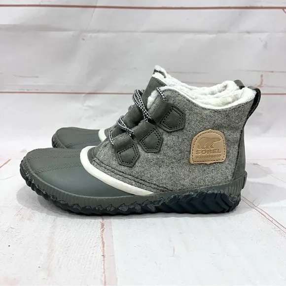 Sorel Grey Out N About Felt Sherling Fur Winter Snow Waterproof Rain Duck Boots