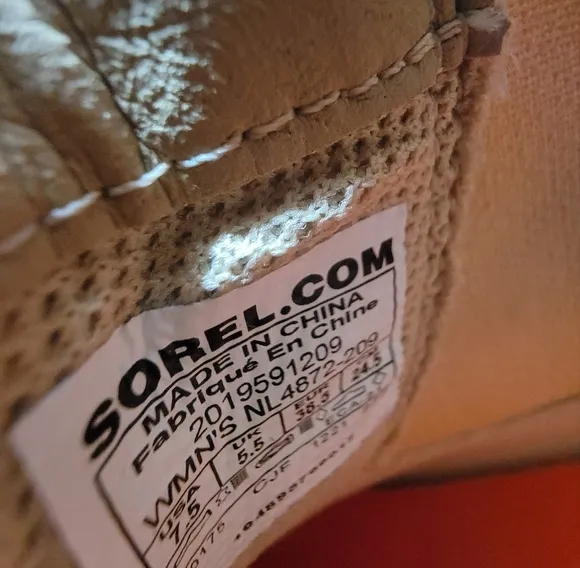 SOREL Hi-Line EQ Chelsea boots women's size 7.5 suede waterproof