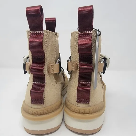 SOREL Hi-Line EQ Chelsea boots women's size 7.5 suede waterproof