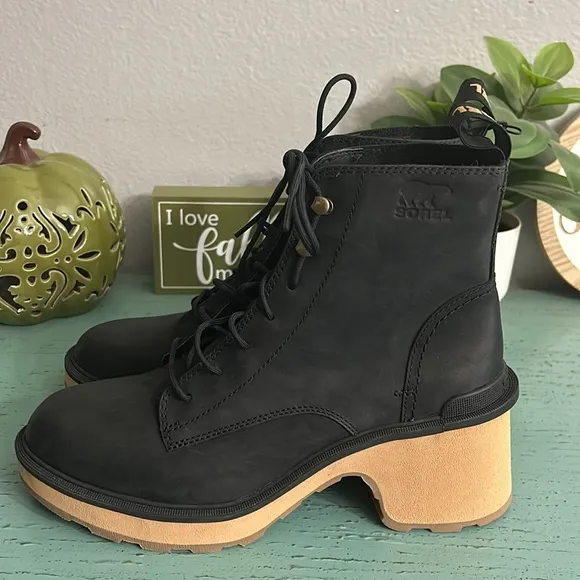 Sorel Hi-Line Heel Lace boots SZ 9 box RC