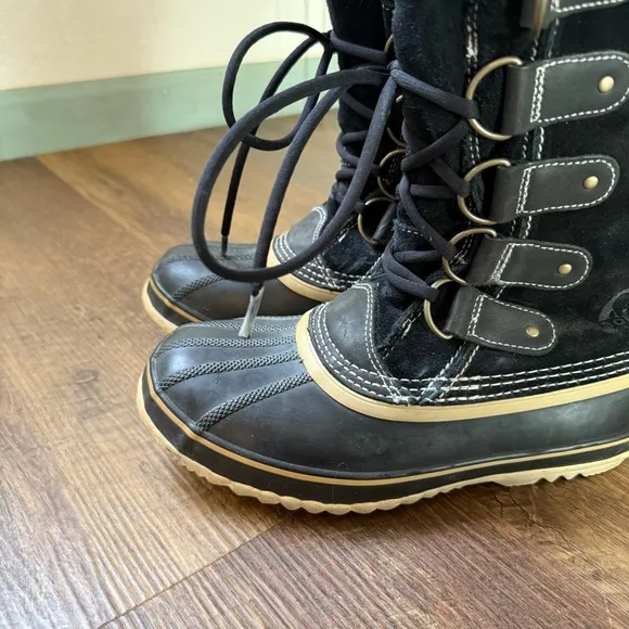 Sorel Joan of Arctic size 8 waterproof Women’s Snow Boots