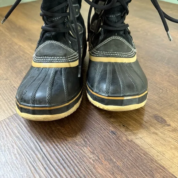 Sorel Joan of Arctic size 8 waterproof Women’s Snow Boots
