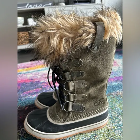 Sorel Joan of Arctic Waterproof Olive Green Winter Boots Size 9 NEW