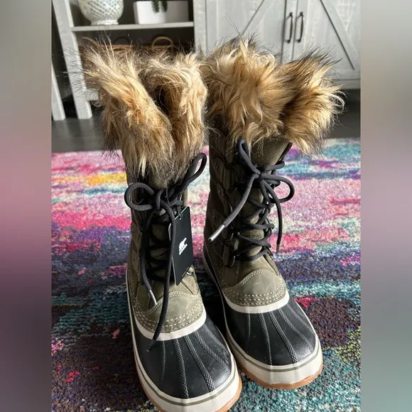 Sorel Joan of Arctic Waterproof Olive Green Winter Boots Size 9 NEW