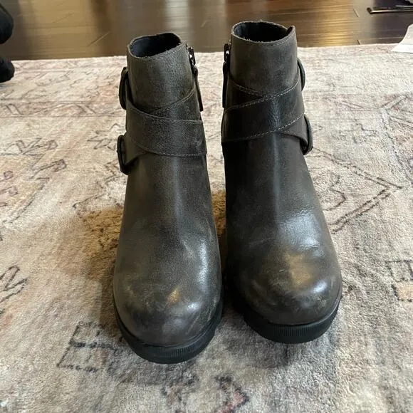 Sorel Joan of Arctic Wedge II Buckle Boots Women's 8.5 Gray Leather Bootie EUC