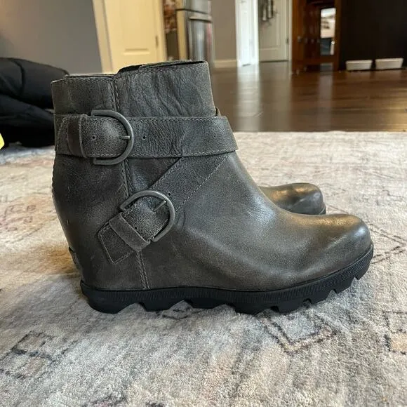 Sorel Joan of Arctic Wedge II Buckle Boots Women's 8.5 Gray Leather Bootie EUC