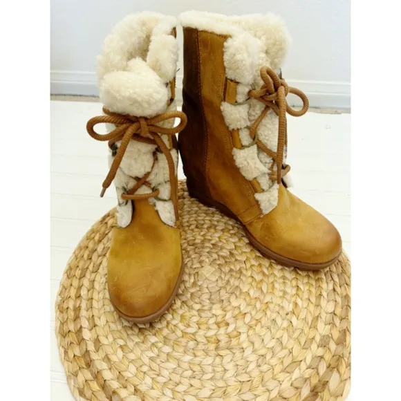 Sorel Joan of Arctic Wedge II Leather Shearling Boots 8