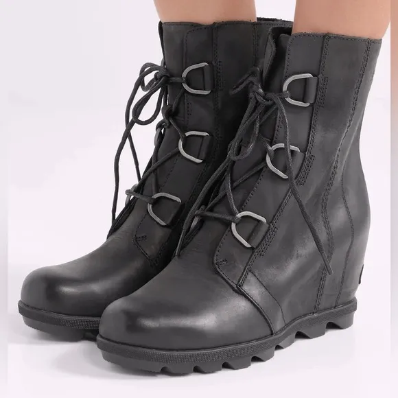 Sorel Joan of Arctic wedge II waterproof leather Black Wedge Boots Sz-8.5. N
