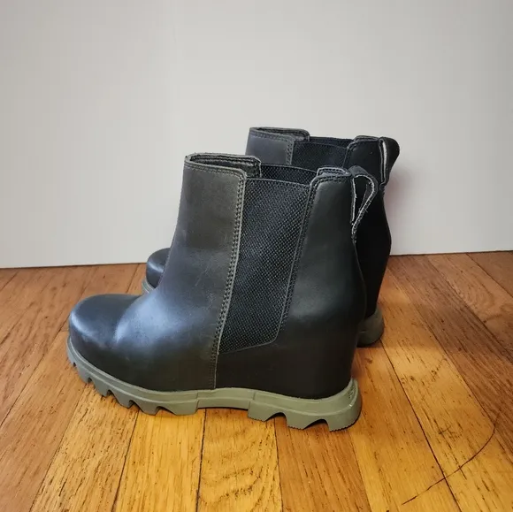 SOREL Joan of Arctic Wedge III Chelsea Boots