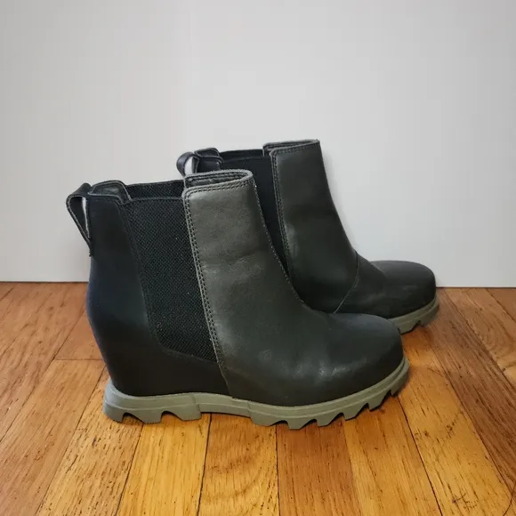SOREL Joan of Arctic Wedge III Chelsea Boots