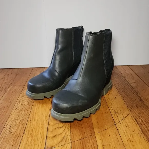SOREL Joan of Arctic Wedge III Chelsea Boots