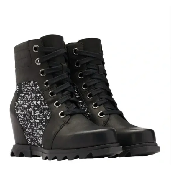 Sorel Joan of Arctic Wedge III Lexie Boot in Black Leather Speckle Fabric