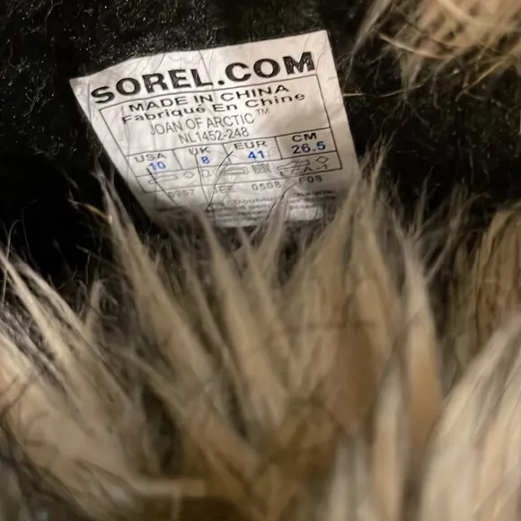Sorel Joan of Arctic Women's Waterproof Boots 10. Suede and rubber.