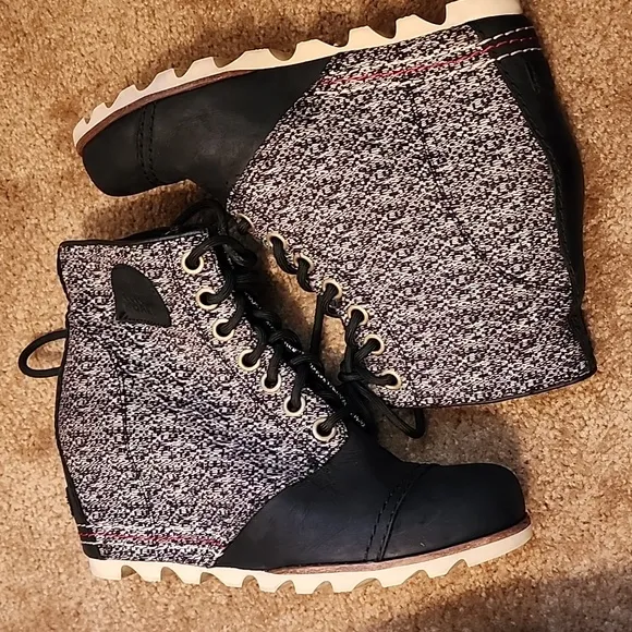 Sorel Joan of Artic Wedge III Lexie Tweet Black and Gray Waterproof  Boots