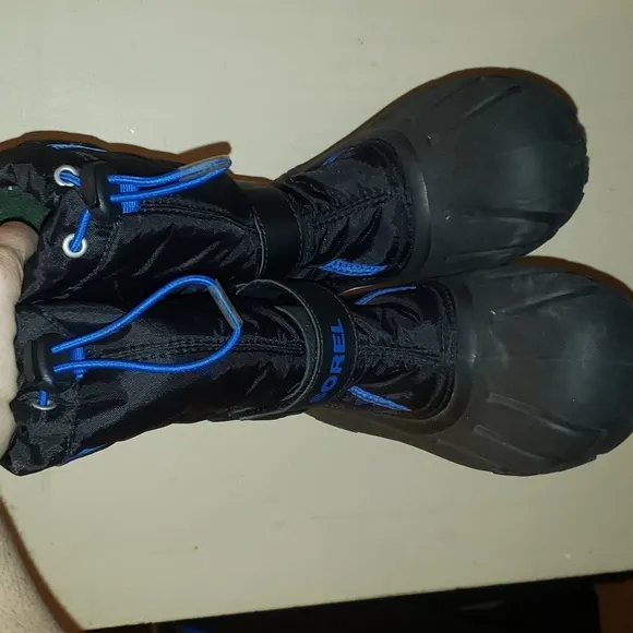 Sorel Kids Flurry Black blue Waterproof Winter boots size 5 6.5