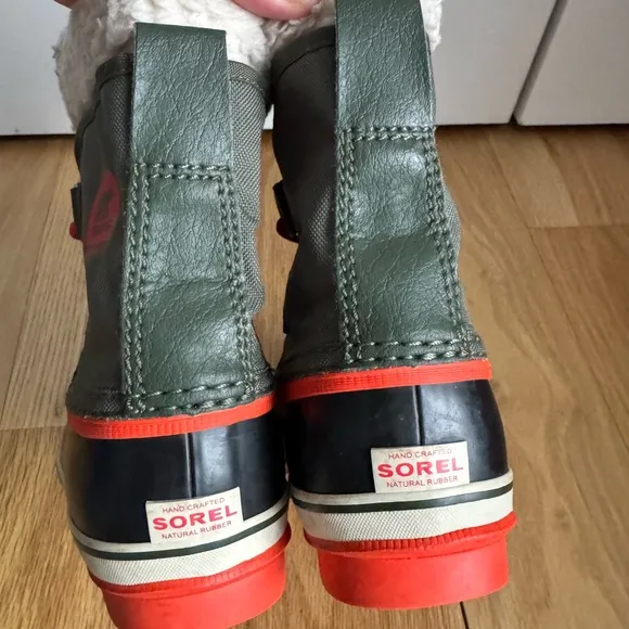 Sorel Kids Waterproof Winter Boots - Black and Red Barely Used in VGC