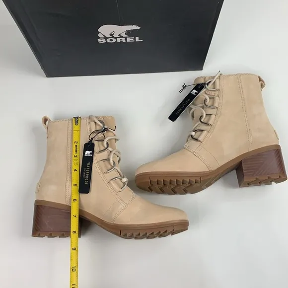 Sorel Leather Waterproof  Heeled Boots Creme Beige Size 8.5 Lace up New NWT