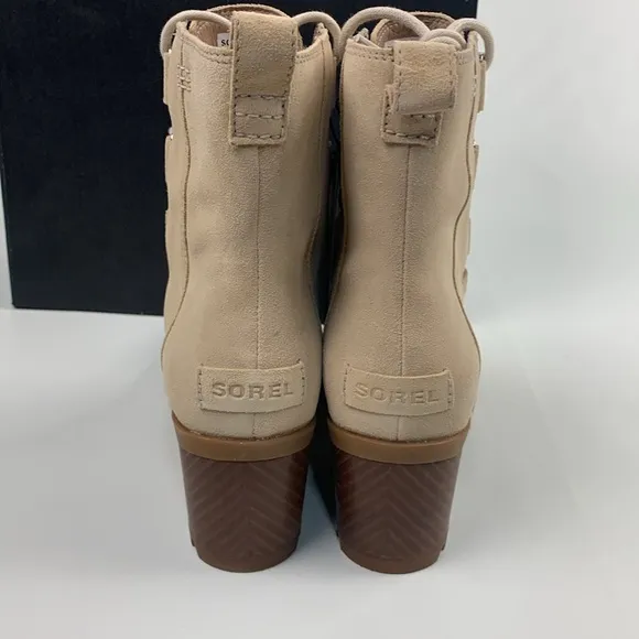 Sorel Leather Waterproof  Heeled Boots Creme Beige Size 8.5 Lace up New NWT