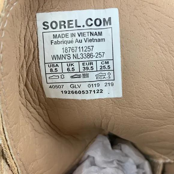 Sorel Leather Waterproof  Heeled Boots Creme Beige Size 8.5 Lace up New NWT