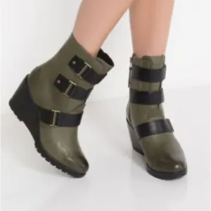 Sorel Leather Waterproof Wedge Heel After Hours Boots Size 7.5 NEW