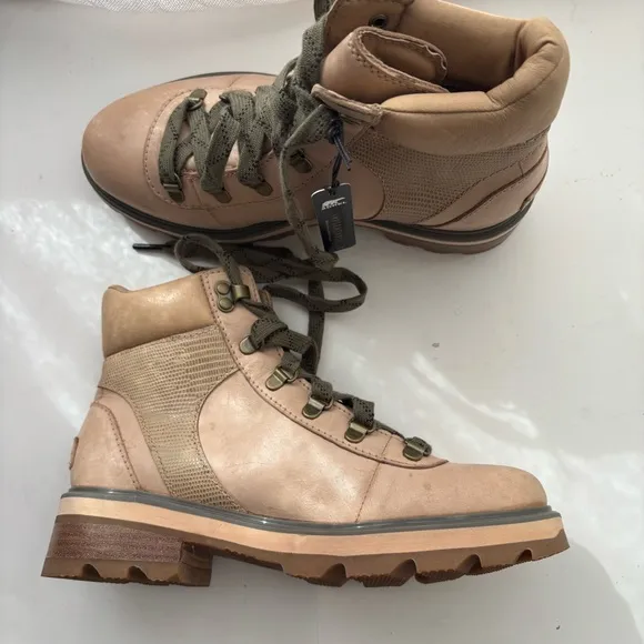 Sorel Lennox Hiker lace up boots in camel Sz 7