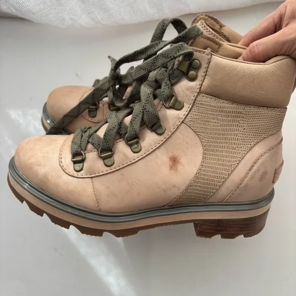 Sorel Lennox Hiker lace up boots in camel Sz 7