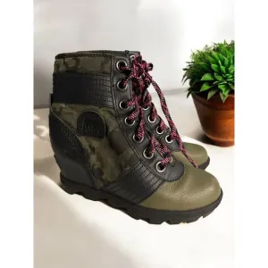 Sorel Lexie Girls Wedge Lace-Up Waterproof Leather Boots Camo Canvas Size 1