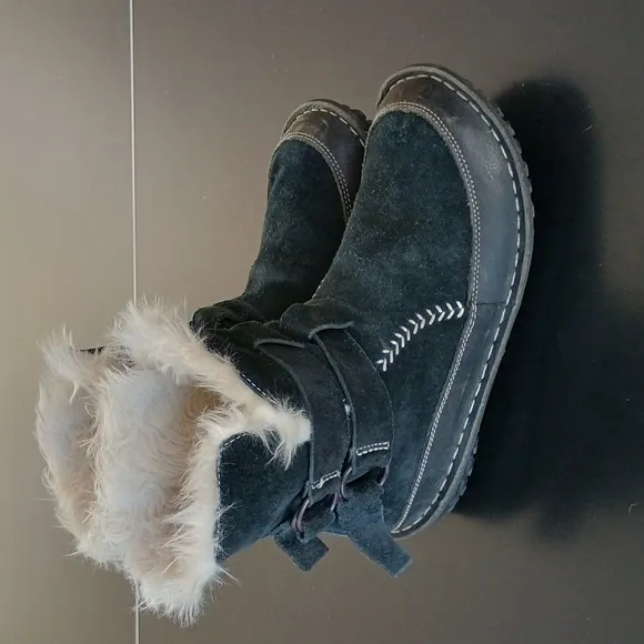 Sorel NL1460 Tootega Fur Waterproof Black Leather Womens Booties Boots Size 7