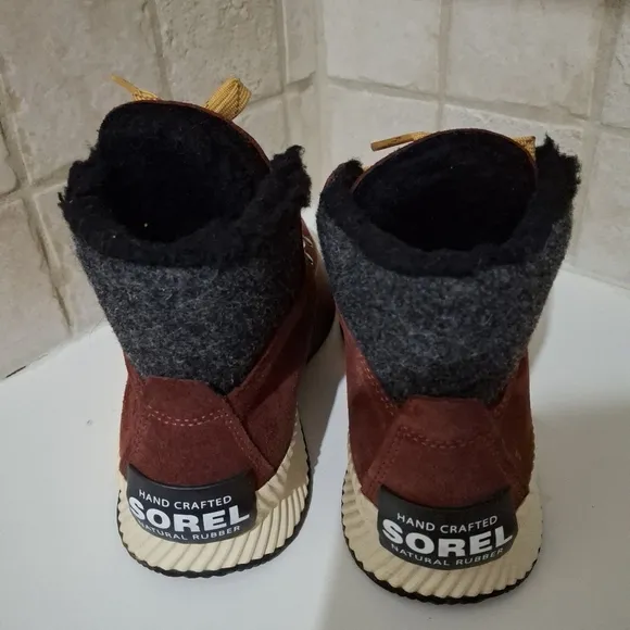 Sorel Out n About Conquest III Suede Waterproof Boots Size 8.5