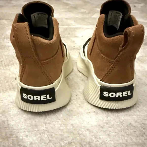 Sorel Out N About™ IV Strap Toddler Waterproof Winter/Snow Boot Size 4, Like New