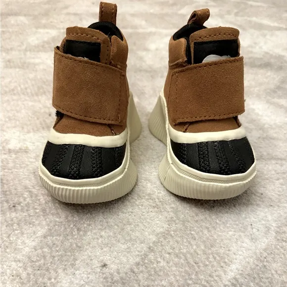 Sorel Out N About™ IV Strap Toddler Waterproof Winter/Snow Boot Size 4, Like New
