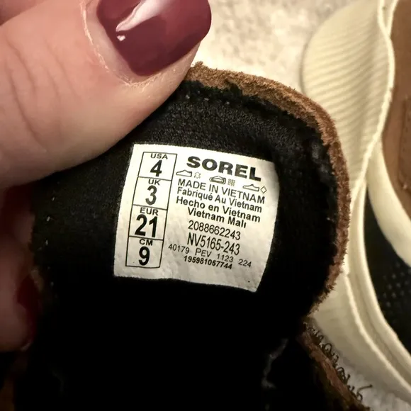 Sorel Out N About™ IV Strap Toddler Waterproof Winter/Snow Boot Size 4, Like New