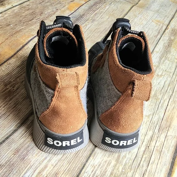 Sorel  Out N About Toddler Waterproof Boots  Size 1