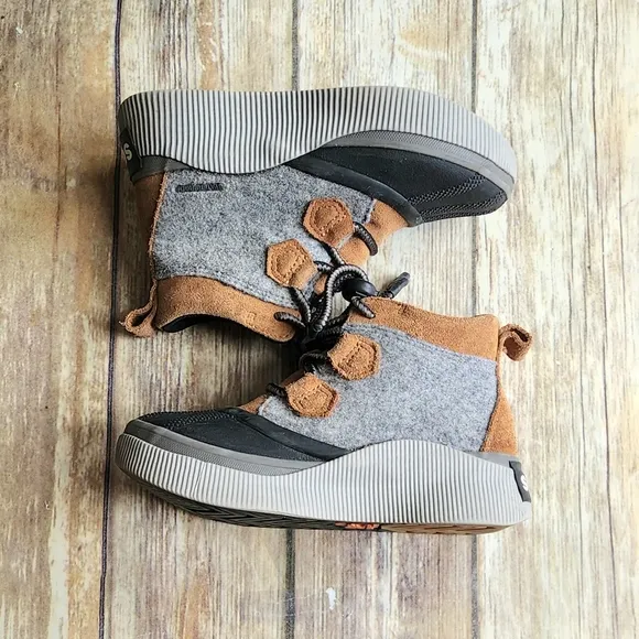Sorel  Out N About Toddler Waterproof Boots  Size 1