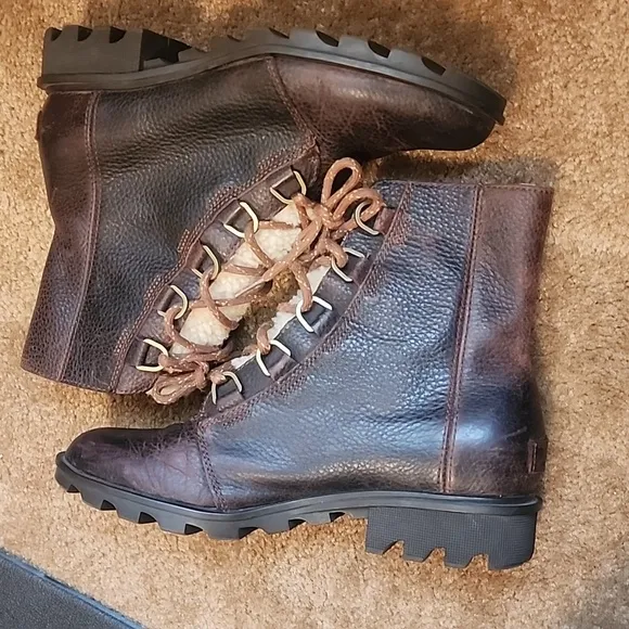 Sorel Phoenix Leather Burro  Sherpa Waterproof Boots