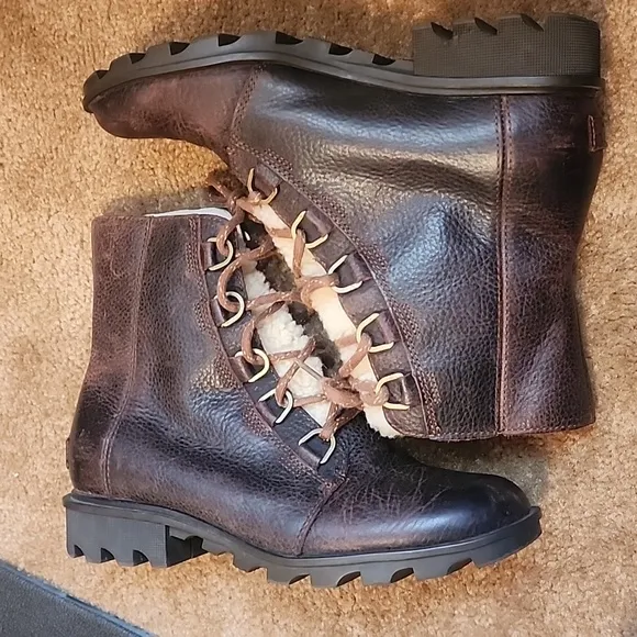 Sorel Phoenix Leather Burro  Sherpa Waterproof Boots
