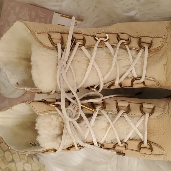 Sorel Phoenix  lux tan short boots size 11