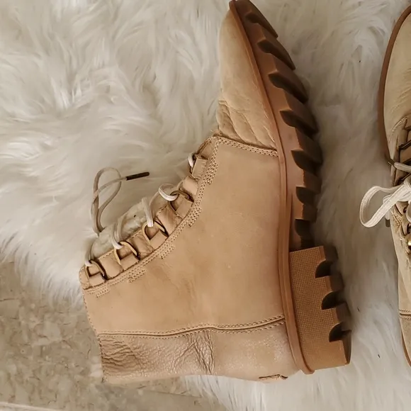 Sorel Phoenix  lux tan short boots size 11