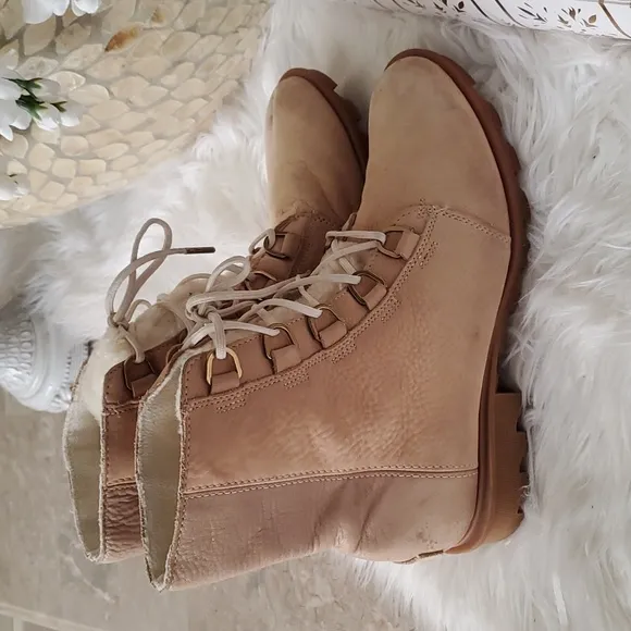 Sorel Phoenix  lux tan short boots size 11