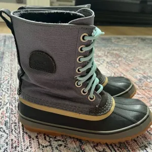 Sorel Premium Women's Size 7 Boots  CVS NL1717-435 Blue Waterproof Snow Boots