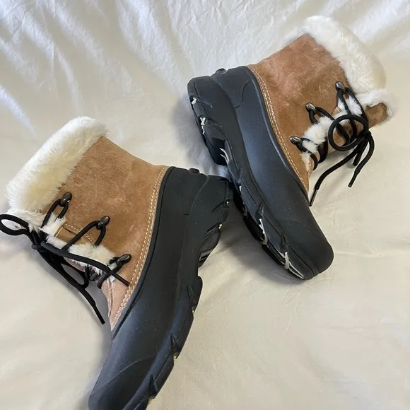Sorel Snow Angel Boots Root Beer~ Size 7~ Fantastic!