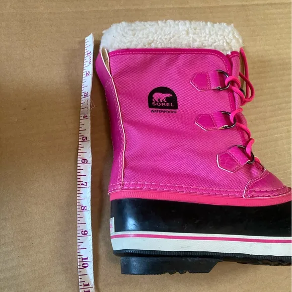 Sorel Snow Boots size 5