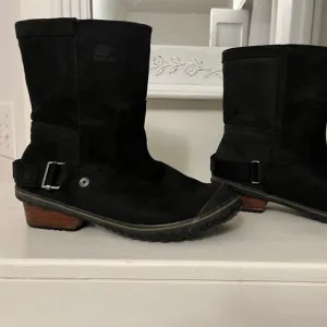 Sorel Suede Boots