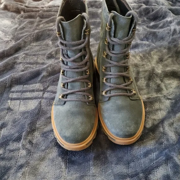 Sorel suede Lennox Waterproof lace up womans boots, size 8.5