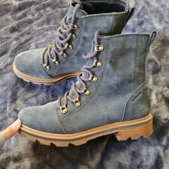 Sorel suede Lennox Waterproof lace up womans boots, size 8.5