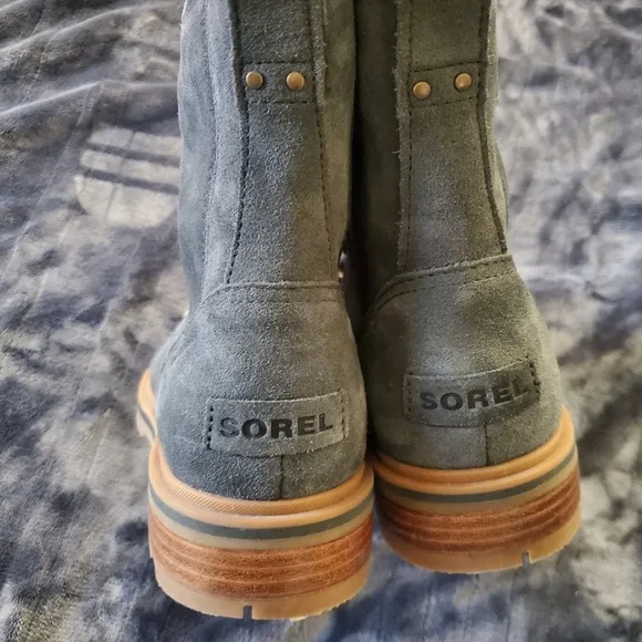 Sorel suede Lennox Waterproof lace up womans boots, size 8.5