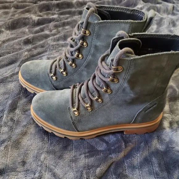 Sorel suede Lennox Waterproof lace up womans boots, size 8.5